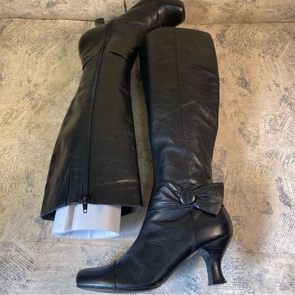 LOCALE soft black leather boots with a bow on the side - Picture 7 of 15